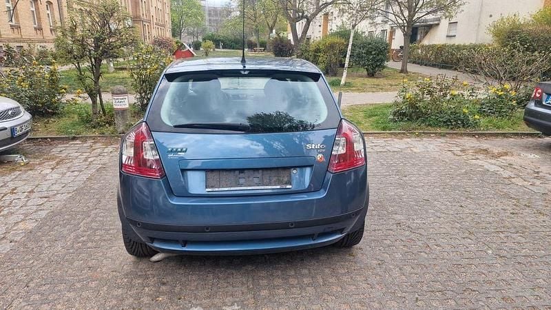 Gebraucht Fiat Stilo Dynamic 133 PS (97 kW) 2002 Blau Limousine