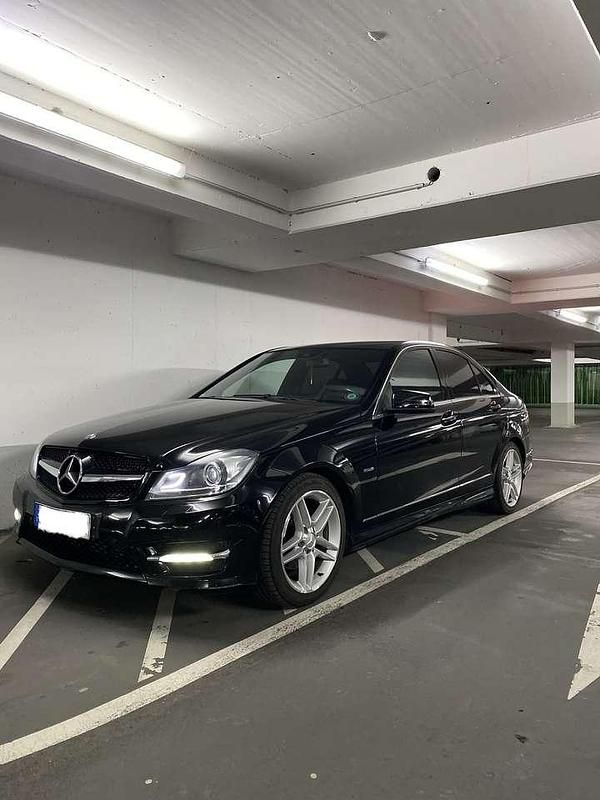Schwarz Gebraucht 2011 Mercedes C200 AMG Limousine | 7.999 € (Superpreis) - Bild 1/4