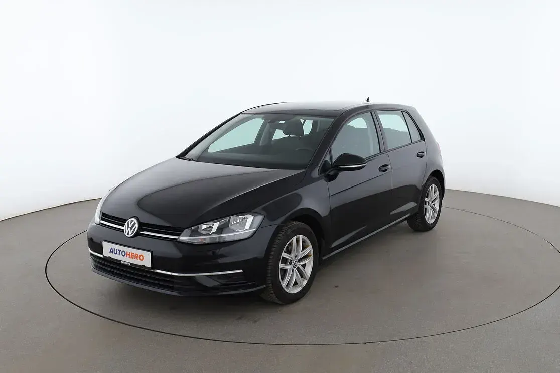 Gebraucht VW Golf VII Comfortline 110 PS (80 kW) 2017 Limousine