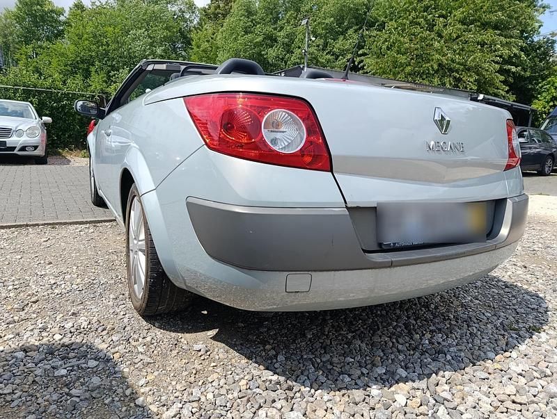 Gebraucht Renault Mégane II 135 PS (99 kW) 2005 Silber Cabrio