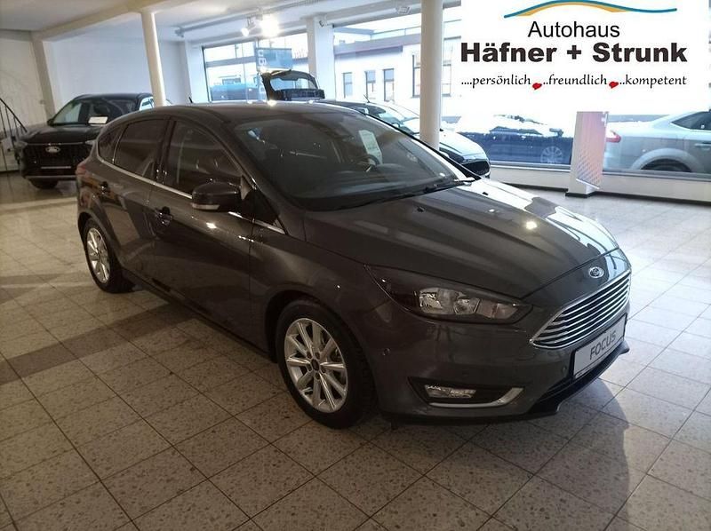 Gebraucht Ford Focus Titanium 101 PS (74 kW) 2017 Grau Limousine