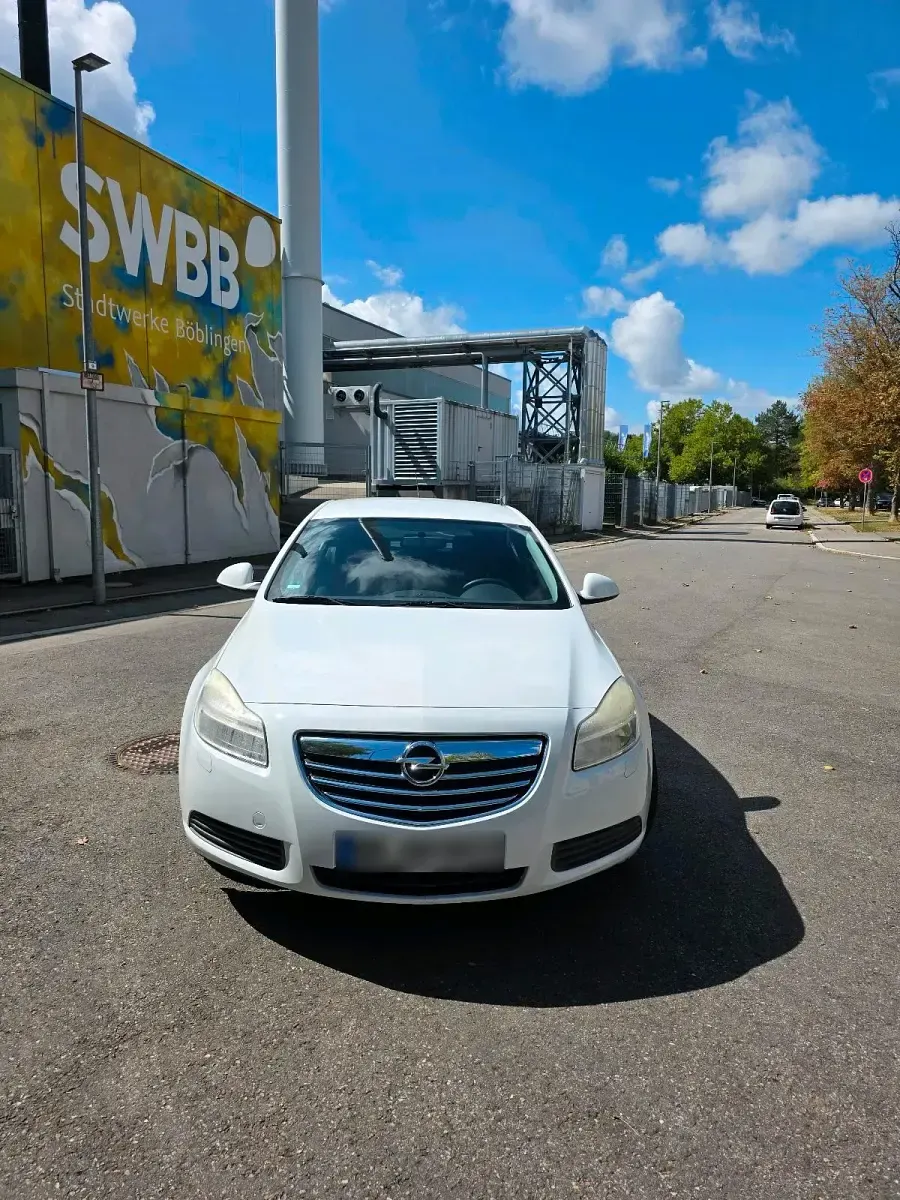 Gebraucht Opel Insignia 140 PS (102 kW) 2009 Weiß Limousine