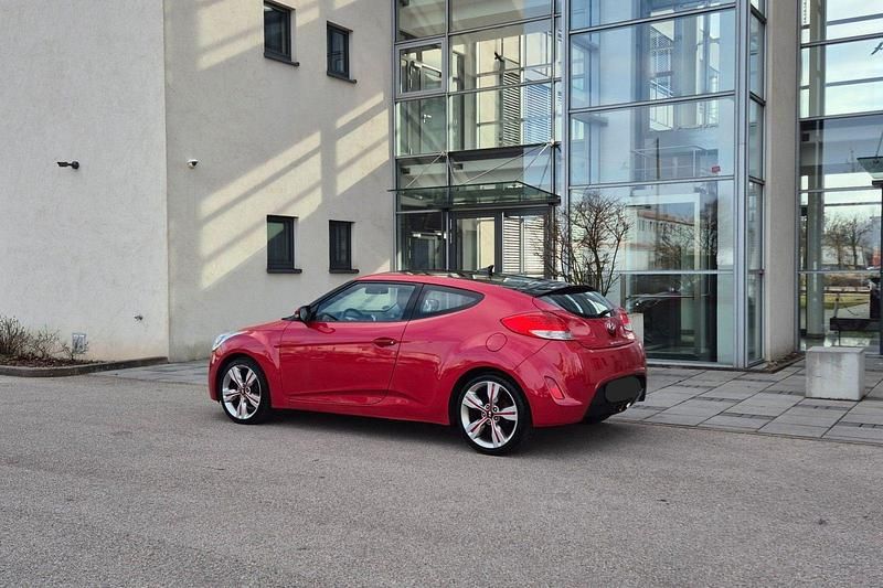 Gebraucht Hyundai Veloster Style 140 PS (102 kW) 2012 Rot Coupé
