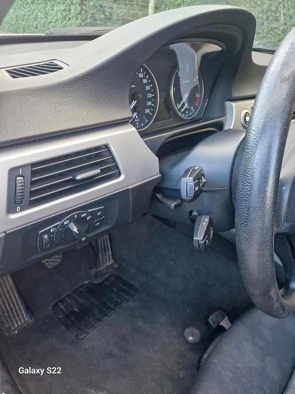 Gebraucht BMW 320 163 PS (119 kW) 2006 Silber Limousine