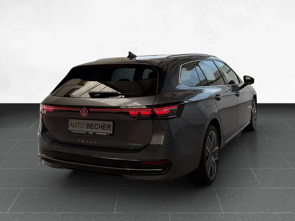 Gebraucht VW Passat Elegance 272 PS (200 kW) 2026 Grau Kombi