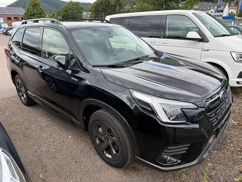 Grau Neu 2025 Subaru Forester Premium SUV | 38.490 € (Fairer Preis) - Bild 1/4