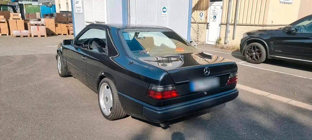 Gebraucht Mercedes E300 180 PS (132 kW) 1991 Schwarz Coupé