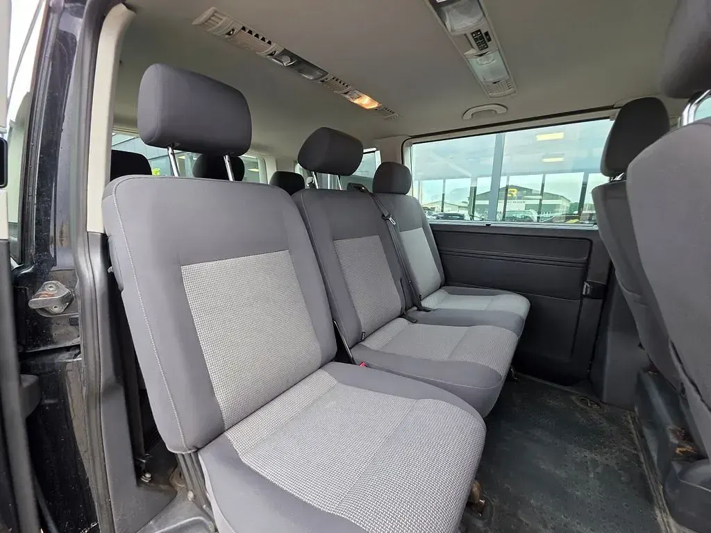 Gebraucht VW Caravelle 140 PS (102 kW) 2014 Grün Van