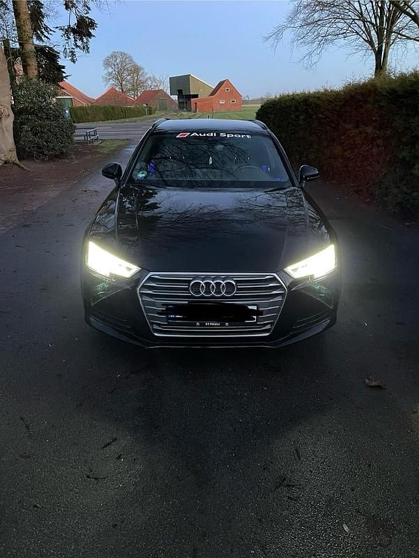 Schwarz Gebraucht 2016 Audi A4 Ambiente Kombi | 14.900 € (Fairer Preis) - Bild 1/4