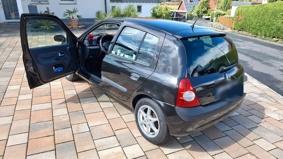 Gebraucht Renault Clio II Authentique 75 PS (55 kW) 2004 Schwarz Limousine