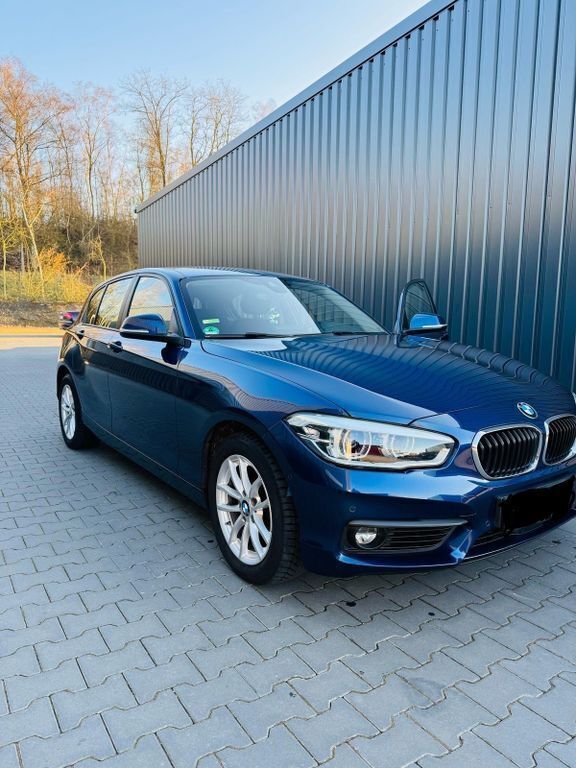 Blau Gebraucht 2018 BMW 120 Advantage Kleinwagen | 15.800 € (Superpreis) - Bild 1/4