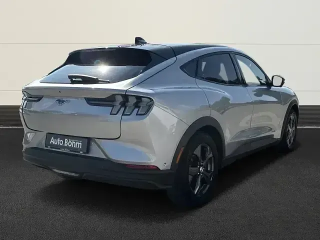 Gebraucht Ford Mustang Mach-E Ambiente 197 kW (269 PS) 2021 Silber(metallic) SUV