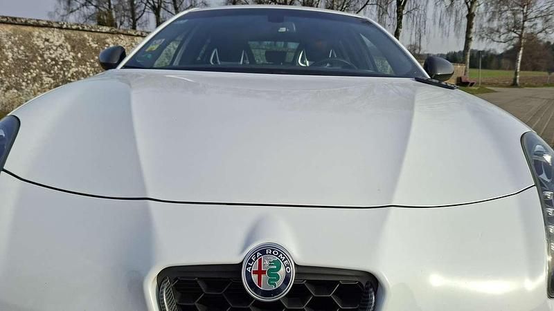 Gebraucht Alfa Romeo Giulietta 241 PS (177 kW) 2018 Weiß Kleinwagen
