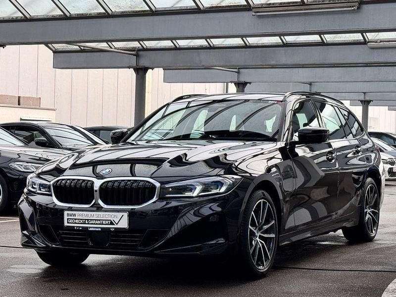 Gebraucht BMW 330e Comfort Edition 292 PS (214 kW) 2024 Schwarz (saphirschwarz) Kombi