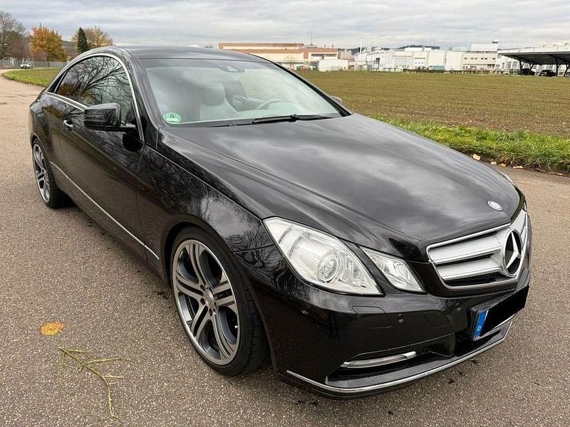 Gebraucht Mercedes E350 306 PS (225 kW) 2012 Schwarz Coupé
