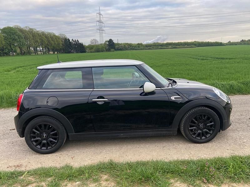 Second-hand Mini Cooper D 116 CP (85 kW) 2016 Negru Hatchback