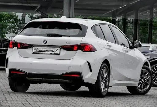 Gebraucht BMW 120 Shadowline 170 PS (125 kW) 2025 Weiß Kleinwagen