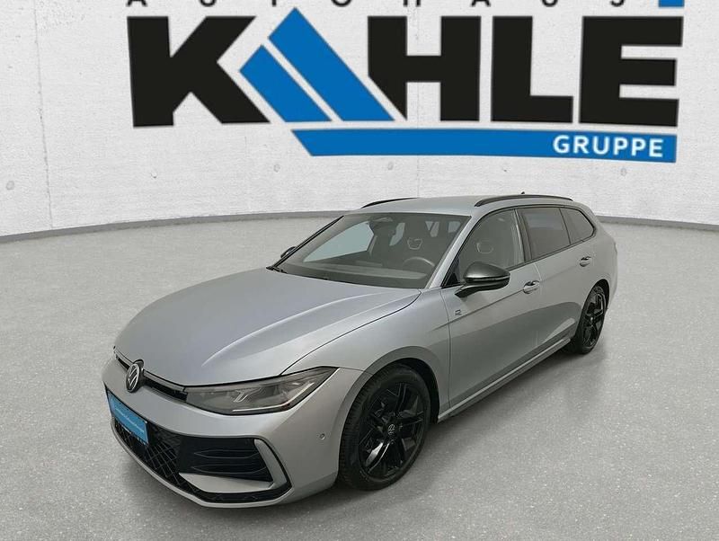 Gebraucht VW Passat R-line 150 PS (110 kW) 2025 Silber (oyster silver) Kombi