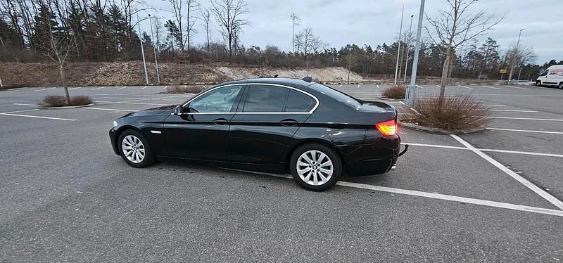 Gebraucht BMW 520 184 PS (135 kW) 2011 Schwarz Limousine