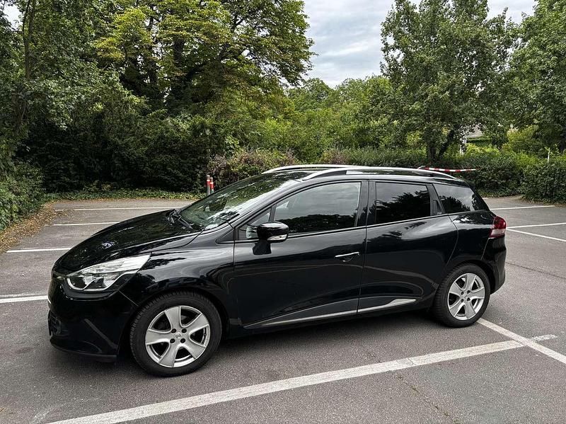 Schwarz Gebraucht 2015 Renault Clio GrandTour Dynamique Kombi | 5.000 € (Fairer Preis) - Bild 1/4