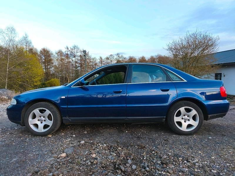 Gebraucht Audi A4 Sport 150 PS (110 kW) 2000 Blau Limousine