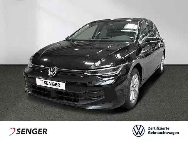 Gebraucht VW Golf VIII Life 150 PS (110 kW) 2025 Limousine