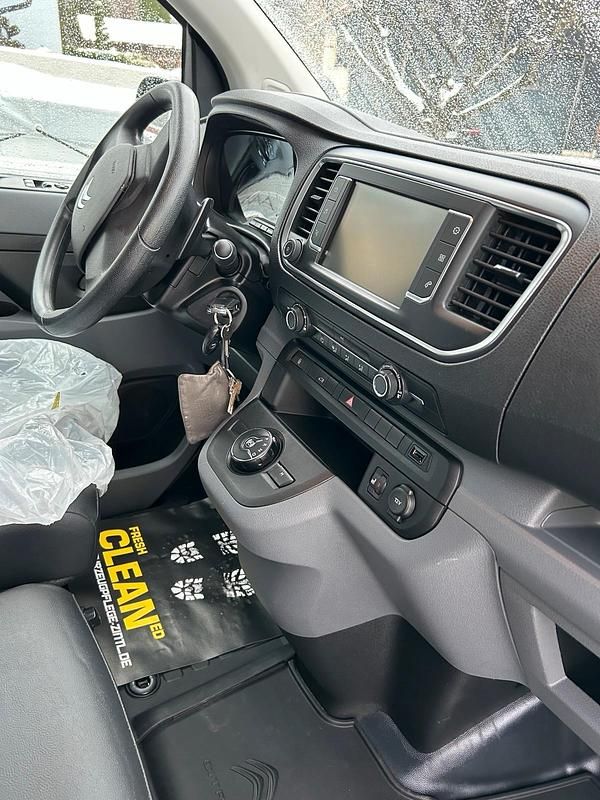 Gebraucht Citroën Jumpy 122 PS (89 kW) 2021 Weiß Van / Kleinbus