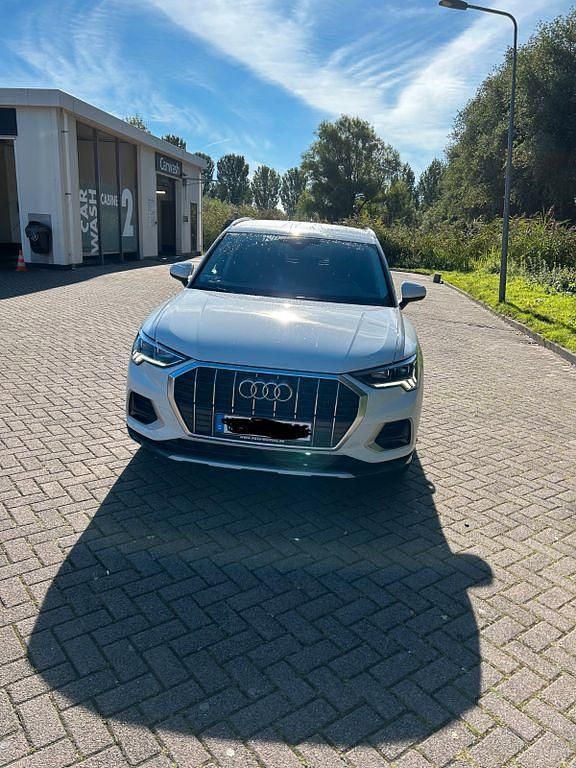Weiß Gebraucht 2019 Audi Q3 SUV | 21.750 € (Fairer Preis) - Bild 1/4