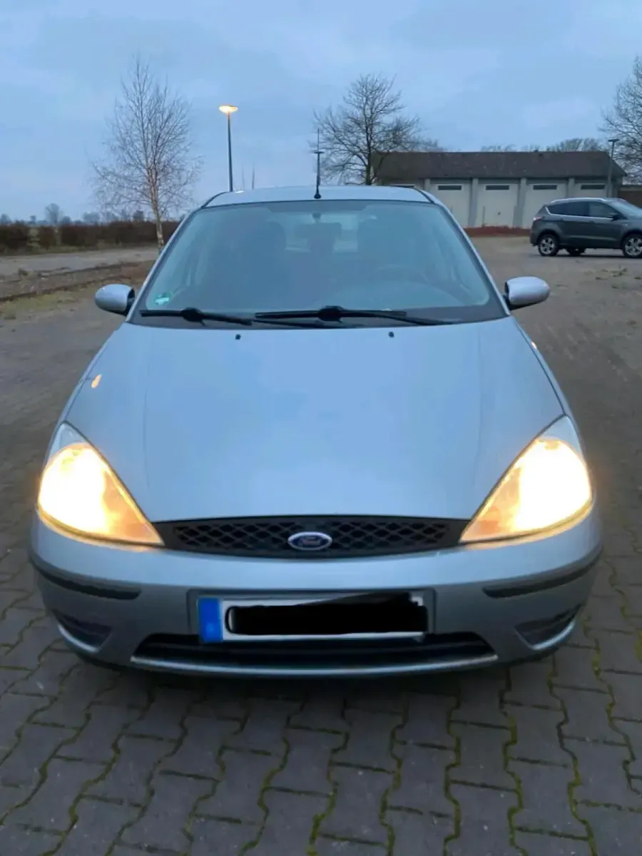 Gebraucht Ford Focus 80 PS (58 kW) 2004 Grau Kleinwagen
