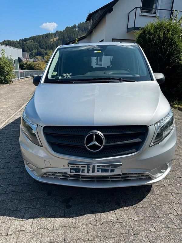 Gebraucht Mercedes Vito 190 PS (139 kW) 2019 Silber Van