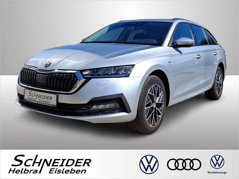 Brillantsilber (metallic) Gebraucht 2022 Skoda Octavia Clever Kombi | 23.860 € (Fairer Preis) - Bild 1/4