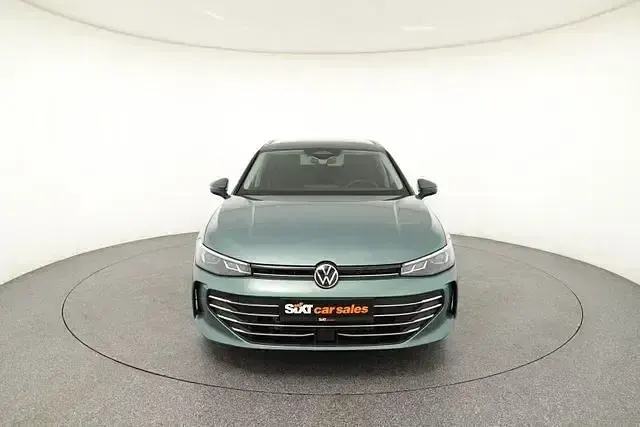 Gebraucht VW Passat Business 150 PS (110 kW) 2025 Grün Kombi