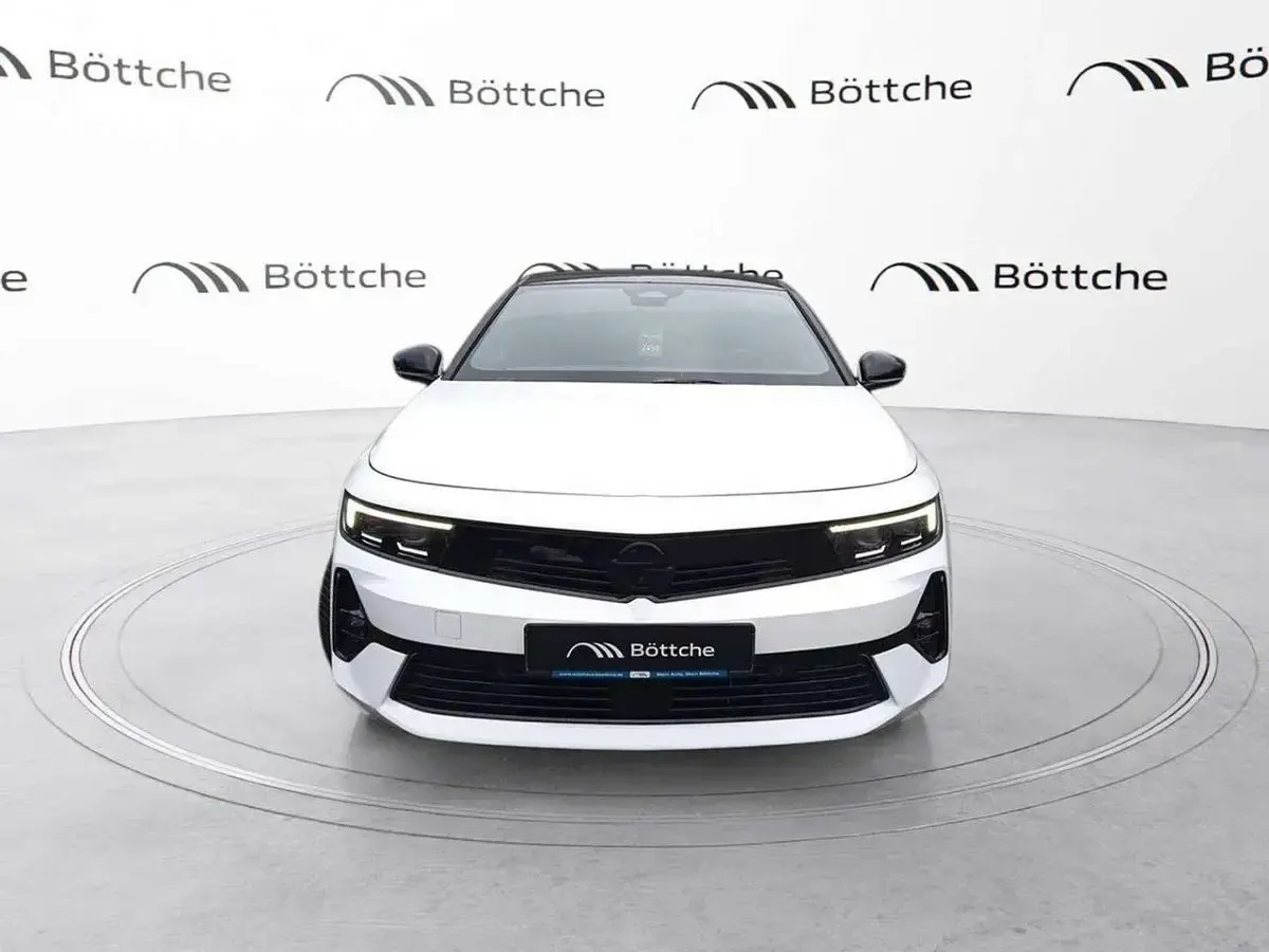 Neu Opel Astra 114 kW (156 PS) 2026 Lack weiss banquise/typ aussen Limousine