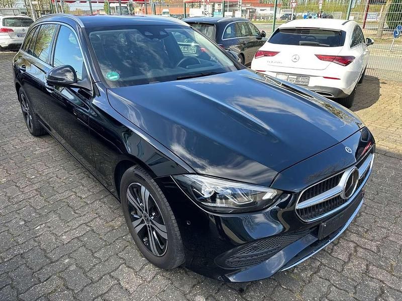 Gebraucht Mercedes C300e Avantgarde 313 PS (230 kW) 2023 Other Kombi