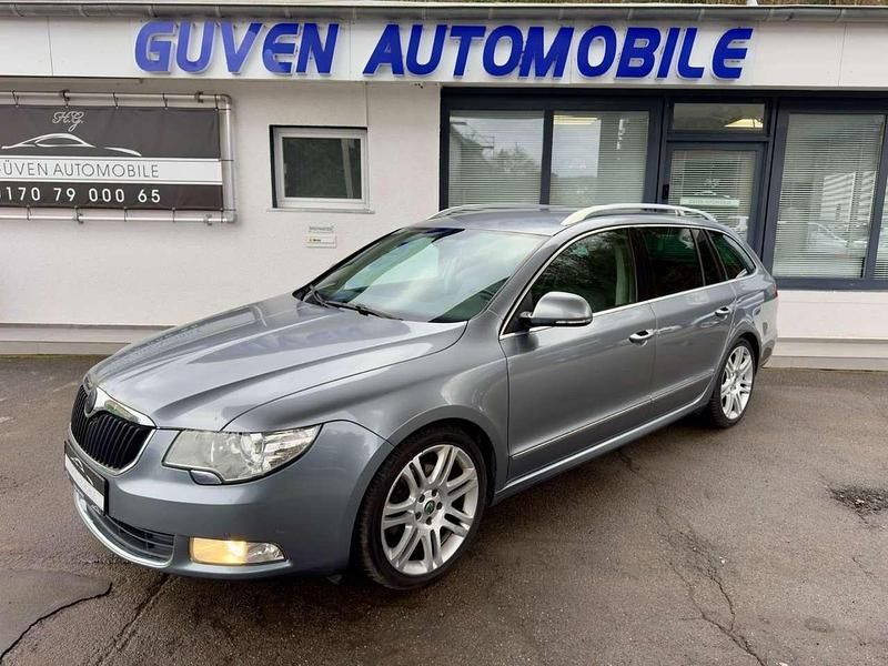 Gebraucht Skoda Superb Elegance 200 PS (147 kW) 2011 Grau Kombi