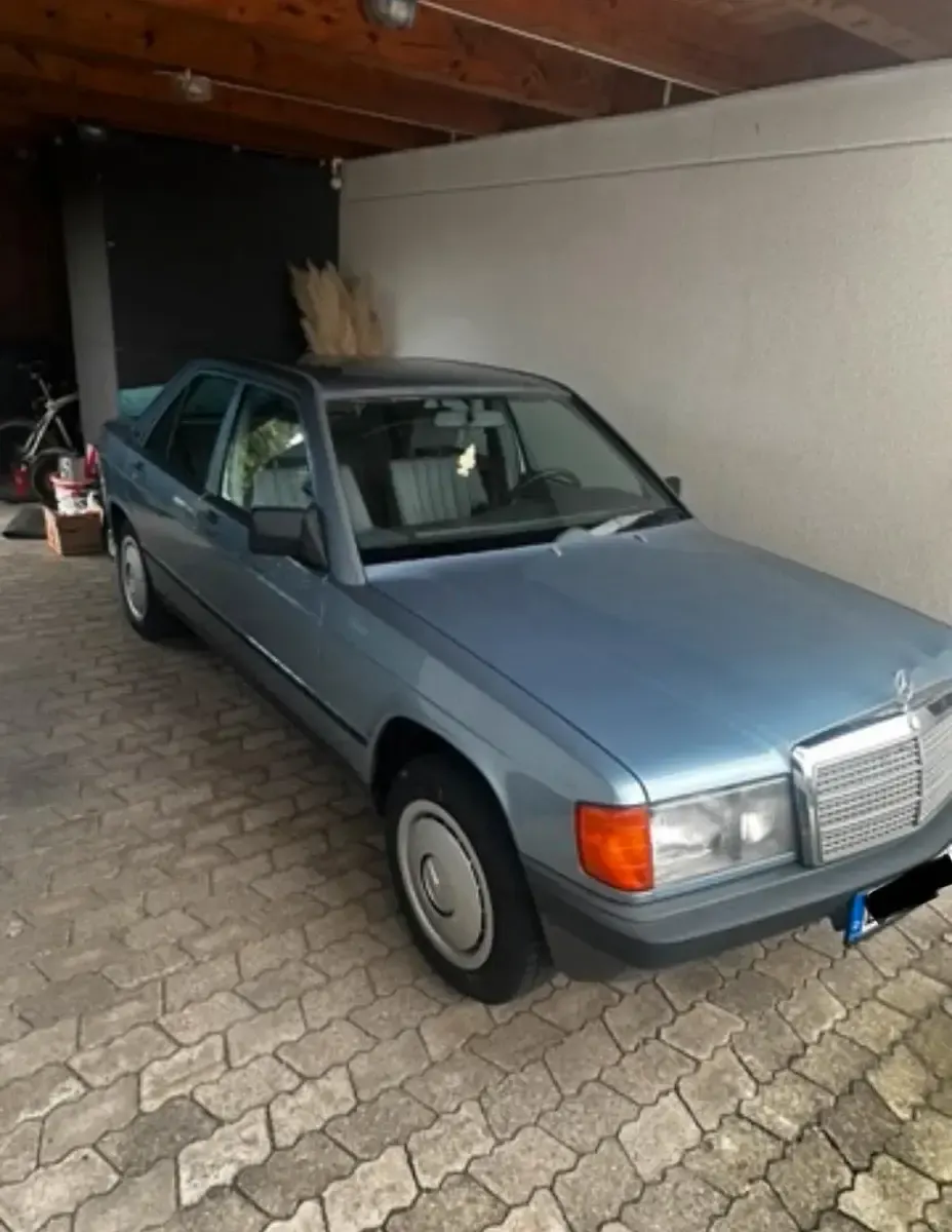 Gebraucht Mercedes 190 118 PS (86 kW) 1984 Blau Limousine