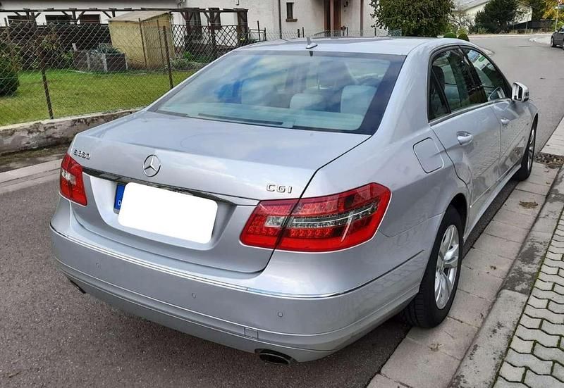 Gebraucht Mercedes E350 292 PS (214 kW) 2009 Silber Limousine