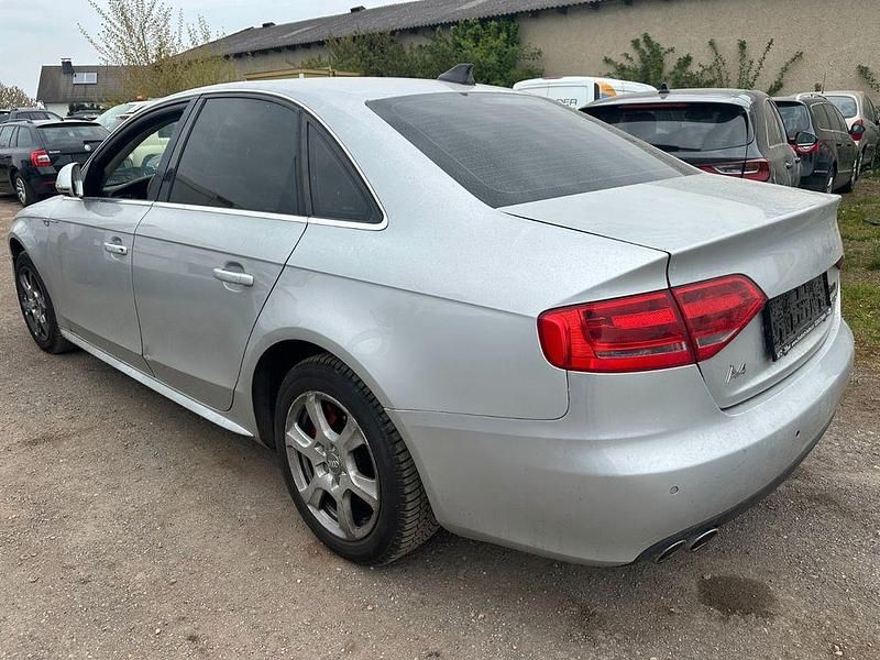 Second-hand Audi A4 Attraction 143 CP (105 kW) 2009 Argintiu Berlinǎ