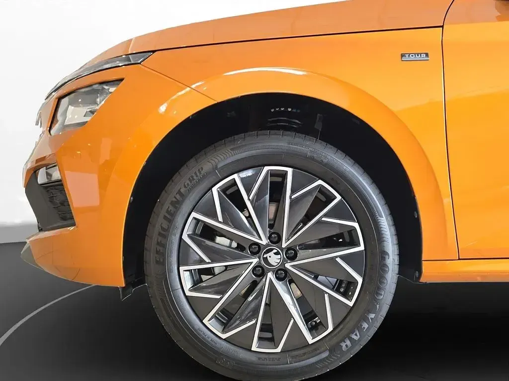 Neu Skoda Kamiq Tour 110 PS (80 kW) 2025 Orange SUV