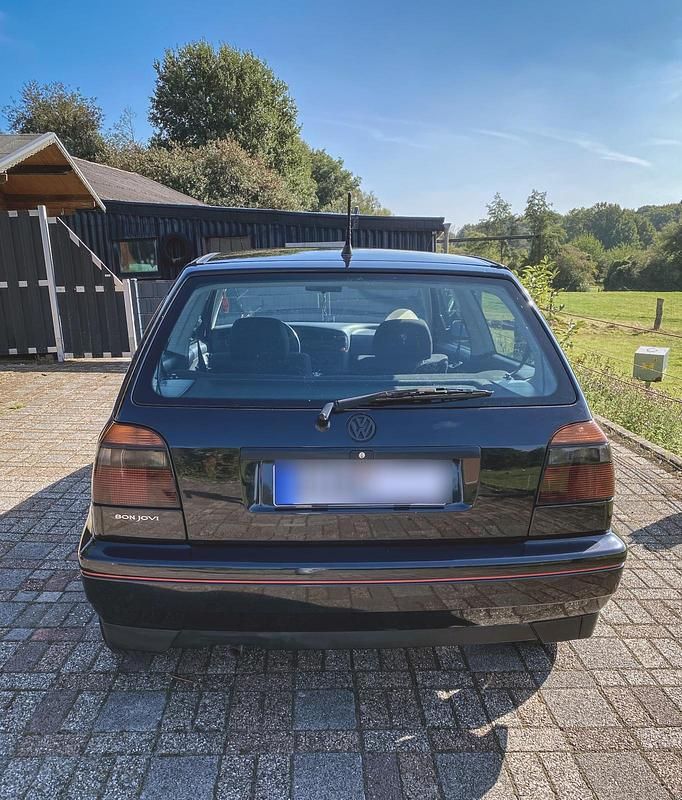 Gebraucht VW Golf III 75 PS (55 kW) 1996 Schwarz Kleinwagen