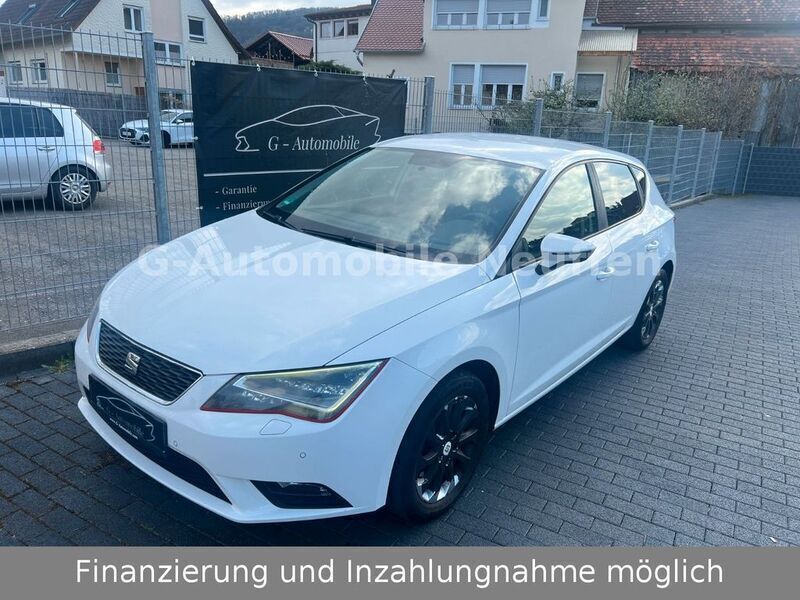 Weiß Gebraucht 2013 Seat Leon Style Limousine | 7.990 € (Fairer Preis) - Bild 1/4