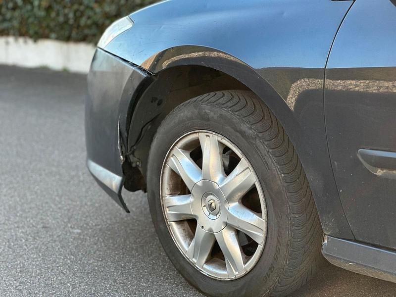 Gebraucht Renault Laguna III 110 PS (80 kW) 2008 Blau Limousine