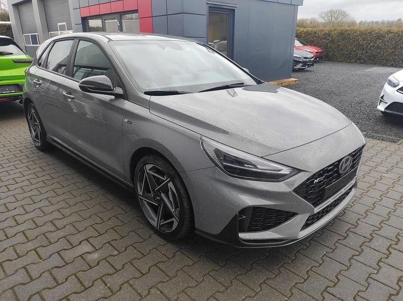 Neu Hyundai i30 N Line 150 PS (110 kW) 2026 Grau Limousine