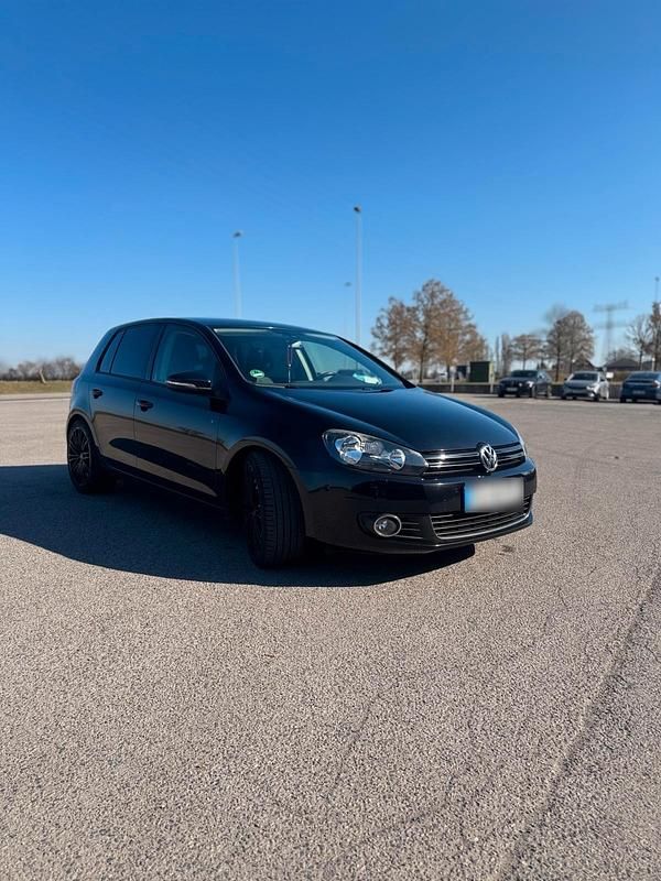 Gebraucht VW Golf VI 105 PS (77 kW) 2011 Schwarz Kleinwagen