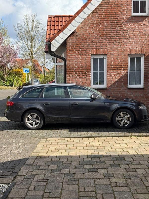 Gebraucht Audi A4 Ambiente 120 PS (88 kW) 2011 Grau Kombi