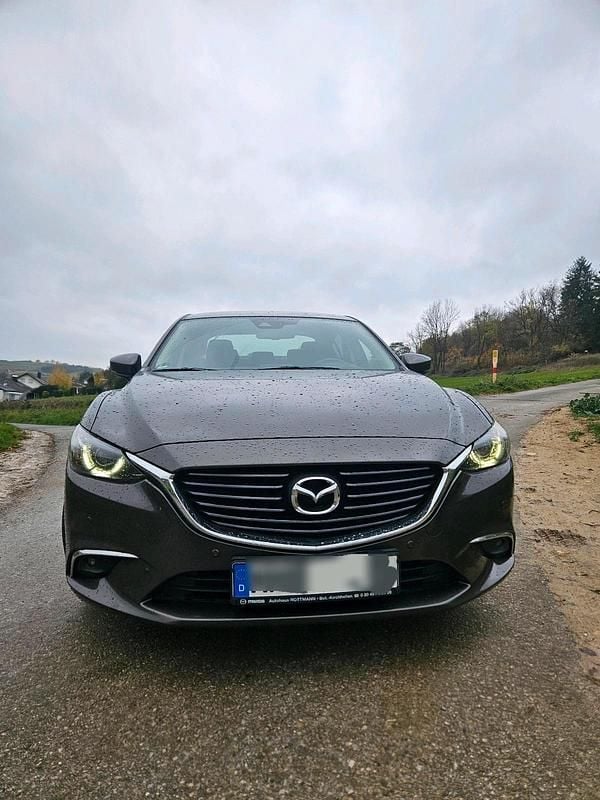 Grau Gebraucht 2017 Mazda 6 Limousine | 7.500 € (Etwas zu teuer) - Bild 1/4