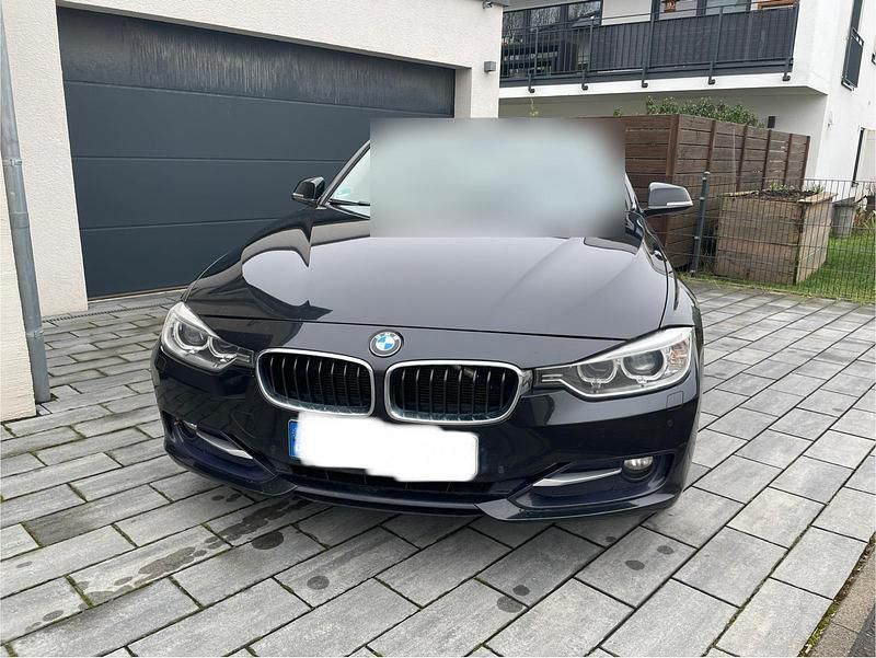 Schwarz Gebraucht 2014 BMW 318 Sport Line Limousine | 9.300 € (Fairer Preis) - Bild 1/4