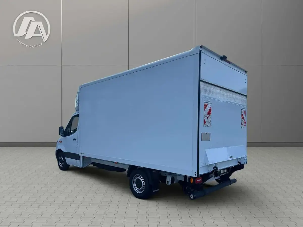 Gebraucht Mercedes Sprinter 170 PS (125 kW) 2025 Arktikweiß Van