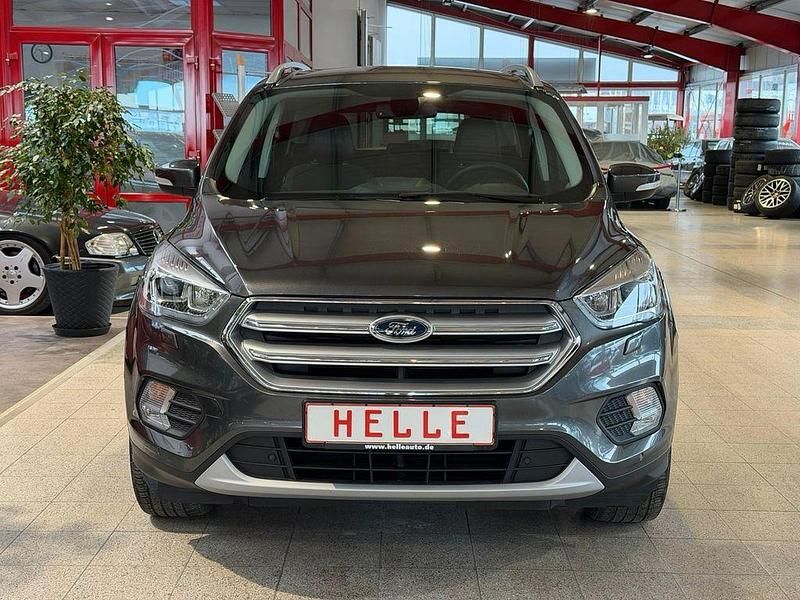 Gebraucht Ford Kuga Titanium 150 PS (110 kW) 2019 Grau SUV