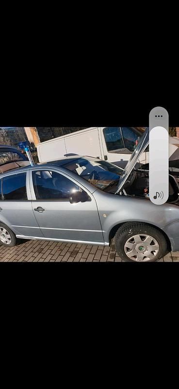 Grau Gebraucht 2005 Skoda Fabia Kleinwagen | 1.550 € (Fairer Preis) - Bild 1/4